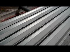 Máquina automática de fabricación de cornisas para techos de yeso con líneas claras