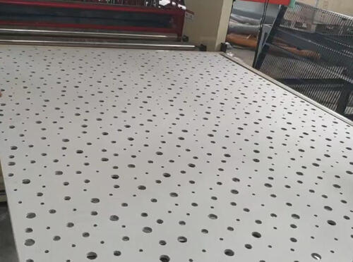Últimos blogs de la empresa sobre Automatic Gypsum Board Punching Machine for Small Business | Servo Gypsum Ceiling Tile Perforating Machinery