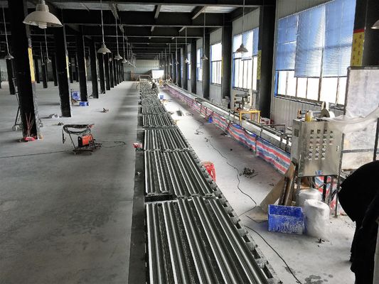 Un buen precio. Cadena de producción automática de la cornisa del yeso con control centralizado del PLC en línea