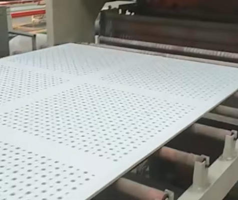Un buen precio. Máquina de perforación de hojas de precisión con presión de perforación de 160 kg para tablas de varios materiales y tipos de agujeros personalizables en línea