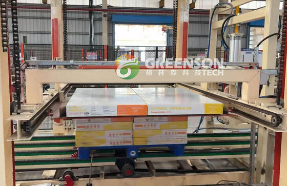 Un buen precio. Máquina de tablero de yeso laminado con PVC controlada por sistema PLC con ancho de laminación de 1300 mm y velocidad de 15 m/min en línea