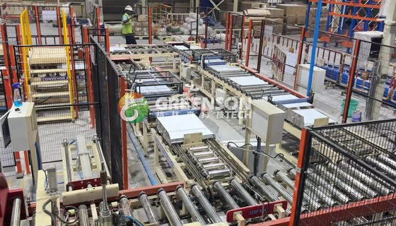 Un buen precio. Máquina de laminación totalmente automática con velocidad de laminación de 15 m/min y alimentación automática de tablas para el corte de techos de yeso en línea