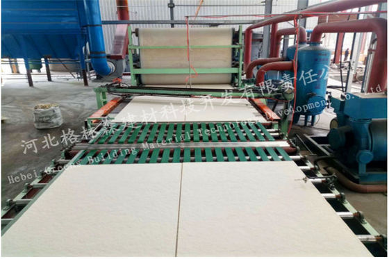 Un buen precio. Cadena de producción mineral de alta resistencia del tablero del techo de la fibra certificación del CE del ISO en línea