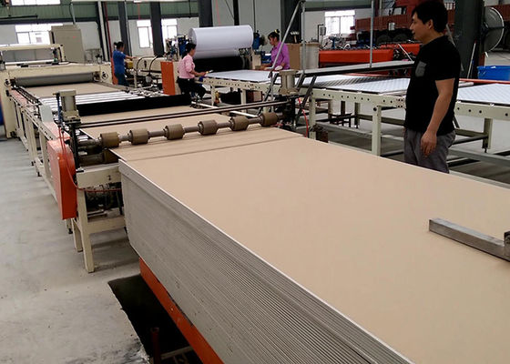Máquina de laminación de azulejos de techo falso de yeso de PVC totalmente automática