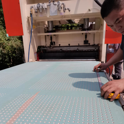 Un buen precio. Full Automatic Punch Hole Plate Machine Sheet Perforation Machine en línea