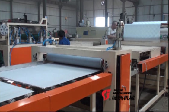 El techo del PVC teja la máquina que lamina del tablero de yeso con la prueba de la prenda impermeable/del polvo