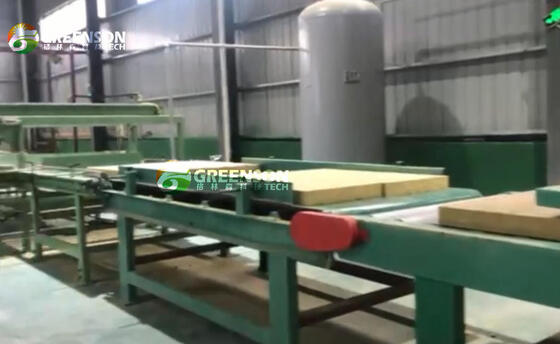 Un buen precio. Máquina automática para fabricar paneles de lana de roca con ancho de tablero de 1200-2400 mm, densidad de 80-200 kg/m3 y control PLC para precisión en línea