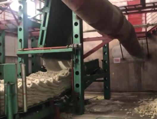 Un buen precio. Línea de producción de lana de roca para ahorro de energía con ancho de placa de 1200-2400 mm, densidad de 80-200 kg/m3 y suministro de energía de 380V/50Hz en línea