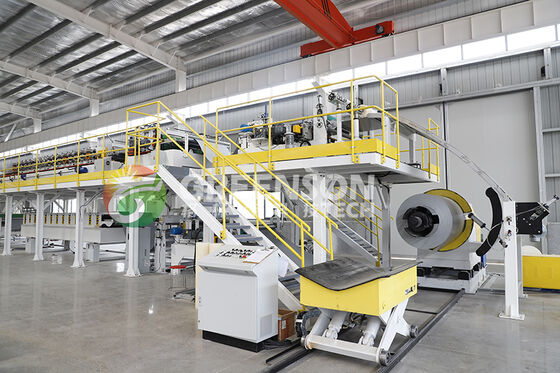 Un buen precio. Línea de producción de paneles sándwich de PU totalmente automática con potencia de 300 kW y ancho ajustable en línea
