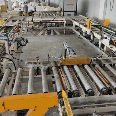 Un buen precio. Línea automática de pintura en aerosol para paneles de techo de yeso en línea