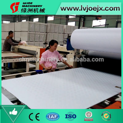 Un buen precio. El vinilo completamente automático 600x600 cubrió el tablero de yeso que hacía la máquina en línea