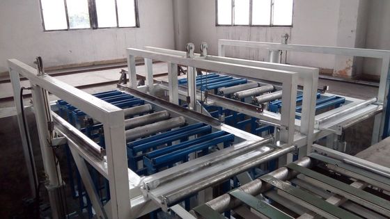Un buen precio. Cadena de producción aislada estructural del panel del MGO con la alimentación automática del molde en línea
