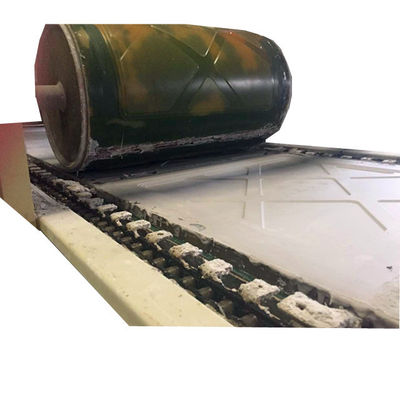 Un buen precio. Cadena de producción de la teja del techo del yeso de la decoración del alto grado tamaño de 600*600 en línea