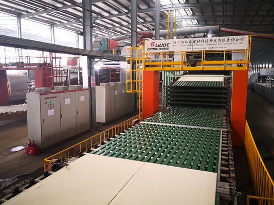Un buen precio. Cadena de producción de la teja del techo del yeso condición de la maquinaria de los materiales de construcción nueva en línea